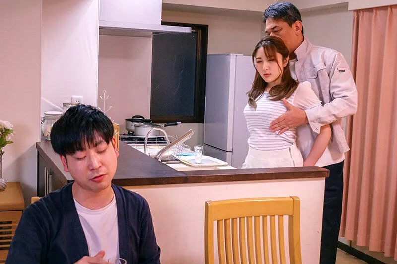 Anh xã hiền không đáp ứng đủ chuyện chăn gối, cô vợ chết mê trước gã nhà kề bên dân chơi