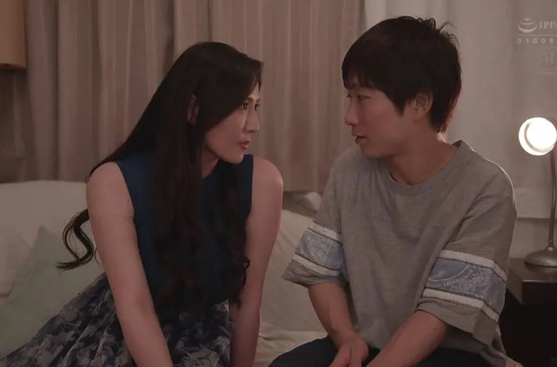 Người chồng lạnh nhạt, cô vợ uống rượu rồi "đi ngoài" với cậu sinh viên trẻ