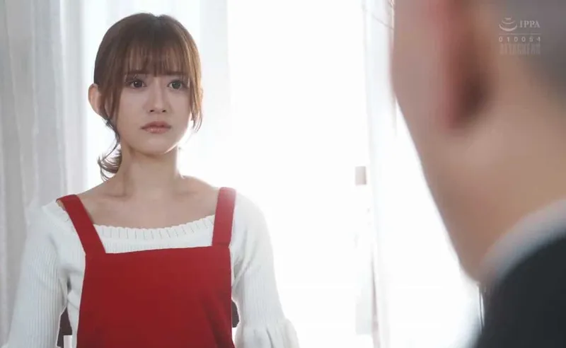 Người vợ bán thân trả nợ cho anh xã suốt một năm mà gã chồng không hề hay biết